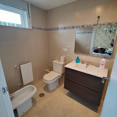 Holiday home Con Wifi , Ps4 , Garaje, 5 Dormitorios, 3 Banos, *