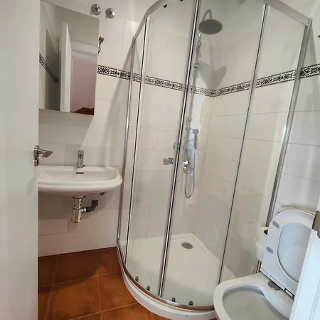 Con Wifi , Ps4 , Garaje, 5 Dormitorios, 3 Banos, *