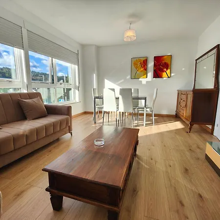 Con Wifi , Ps4 , Garaje, 5 Dormitorios, 3 Banos, Holiday home *
