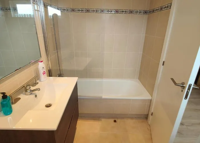 Con Wifi , Ps4 , Garaje, 5 Dormitorios, 3 Banos, 別荘