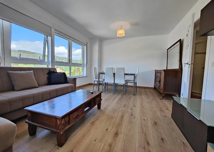 Con Wifi , Ps4 , Garaje, 5 Dormitorios, 3 Banos, * サンティアゴ・デ・コンポステーラ