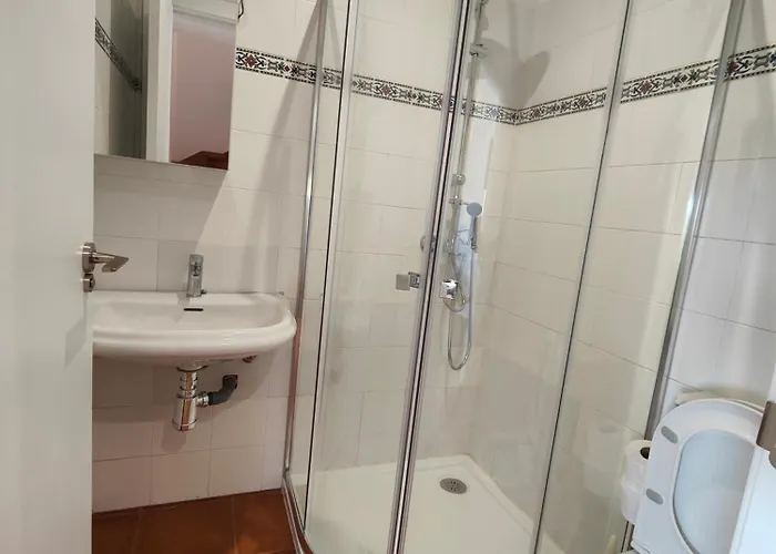 Con Wifi , Ps4 , Garaje, 5 Dormitorios, 3 Banos, *